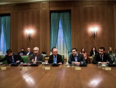 Σε εξέλιξη η συνεδρίαση του υπουργικού συμβουλίου - Χωρίς τον Π. Καμμένο αλλά με χαμόγελα (φωτο)